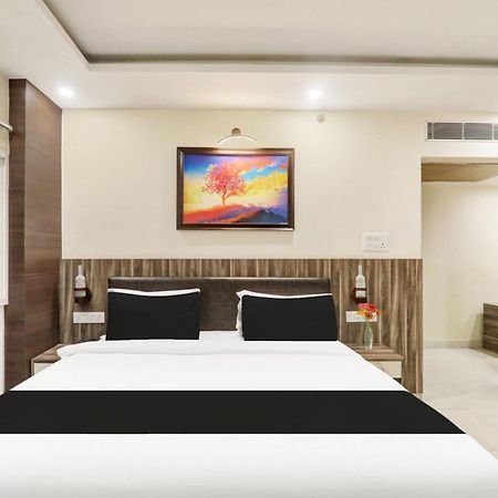Super Townhouse Kankarbagh Formerly Kunwar Alcajars Patna  Ngoại thất bức ảnh