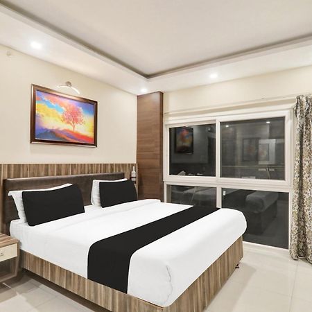 Super Townhouse Kankarbagh Formerly Kunwar Alcajars Patna  Ngoại thất bức ảnh