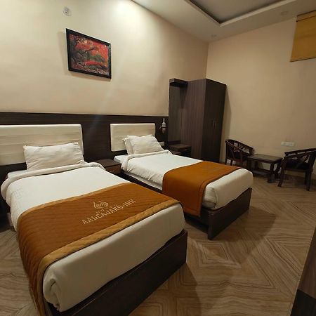 Super Townhouse Kankarbagh Formerly Kunwar Alcajars Patna  Ngoại thất bức ảnh