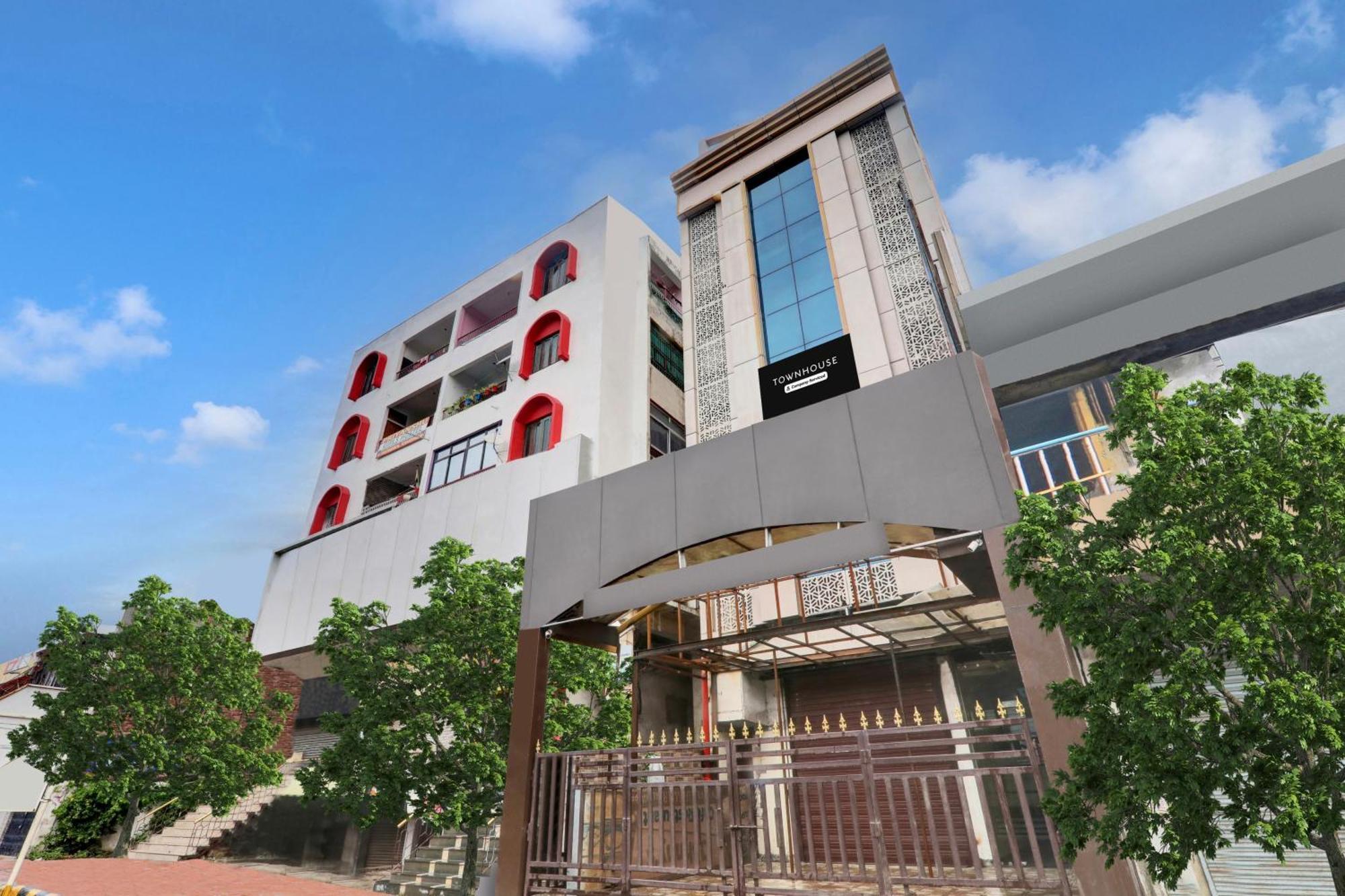 Super Townhouse Kankarbagh Formerly Kunwar Alcajars Patna  Ngoại thất bức ảnh