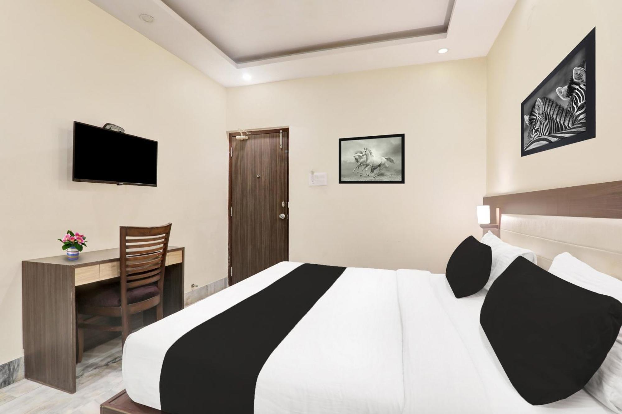 Super Townhouse Kankarbagh Formerly Kunwar Alcajars Patna  Ngoại thất bức ảnh