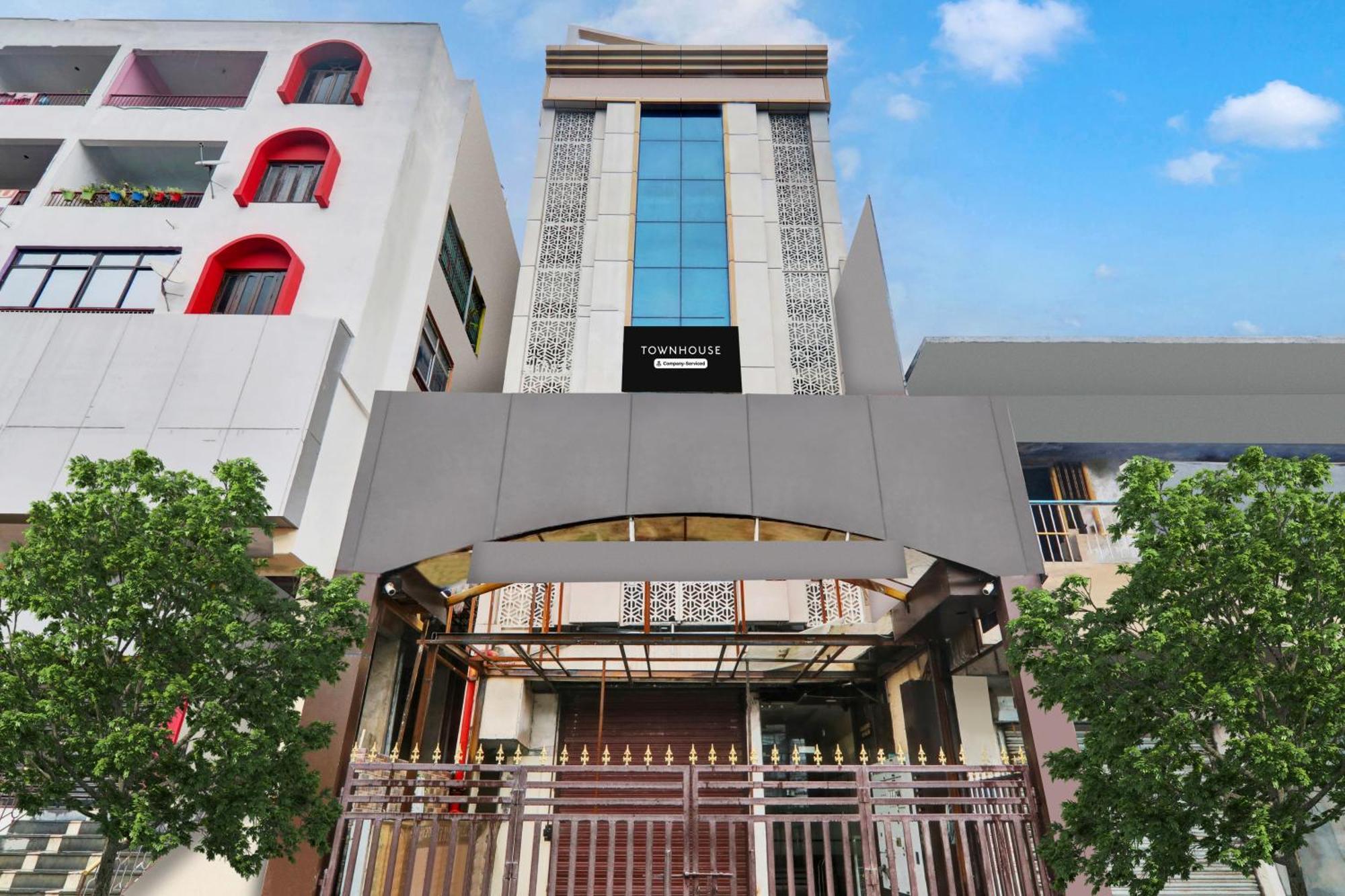 Super Townhouse Kankarbagh Formerly Kunwar Alcajars Patna  Ngoại thất bức ảnh