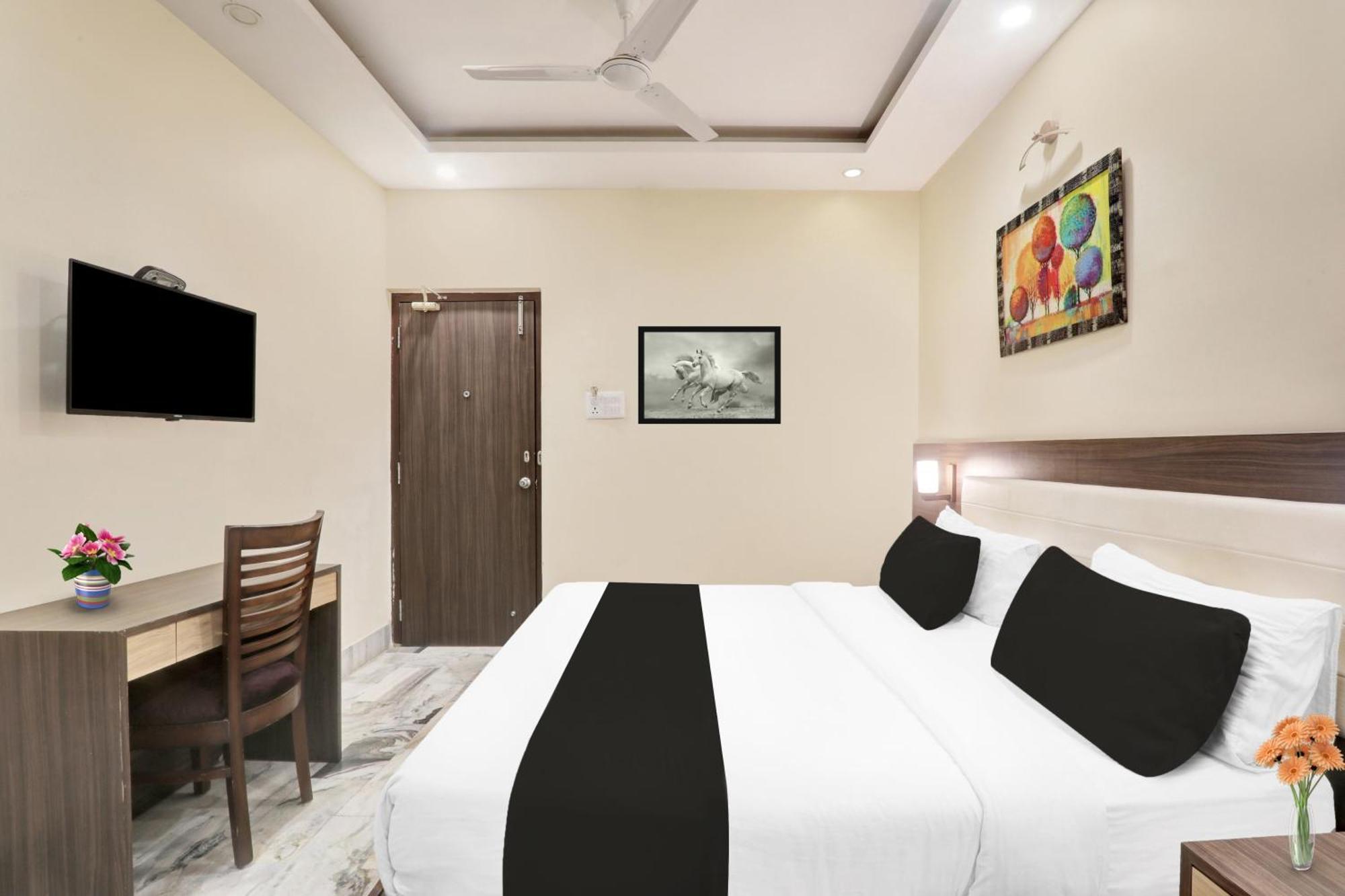 Super Townhouse Kankarbagh Formerly Kunwar Alcajars Patna  Ngoại thất bức ảnh