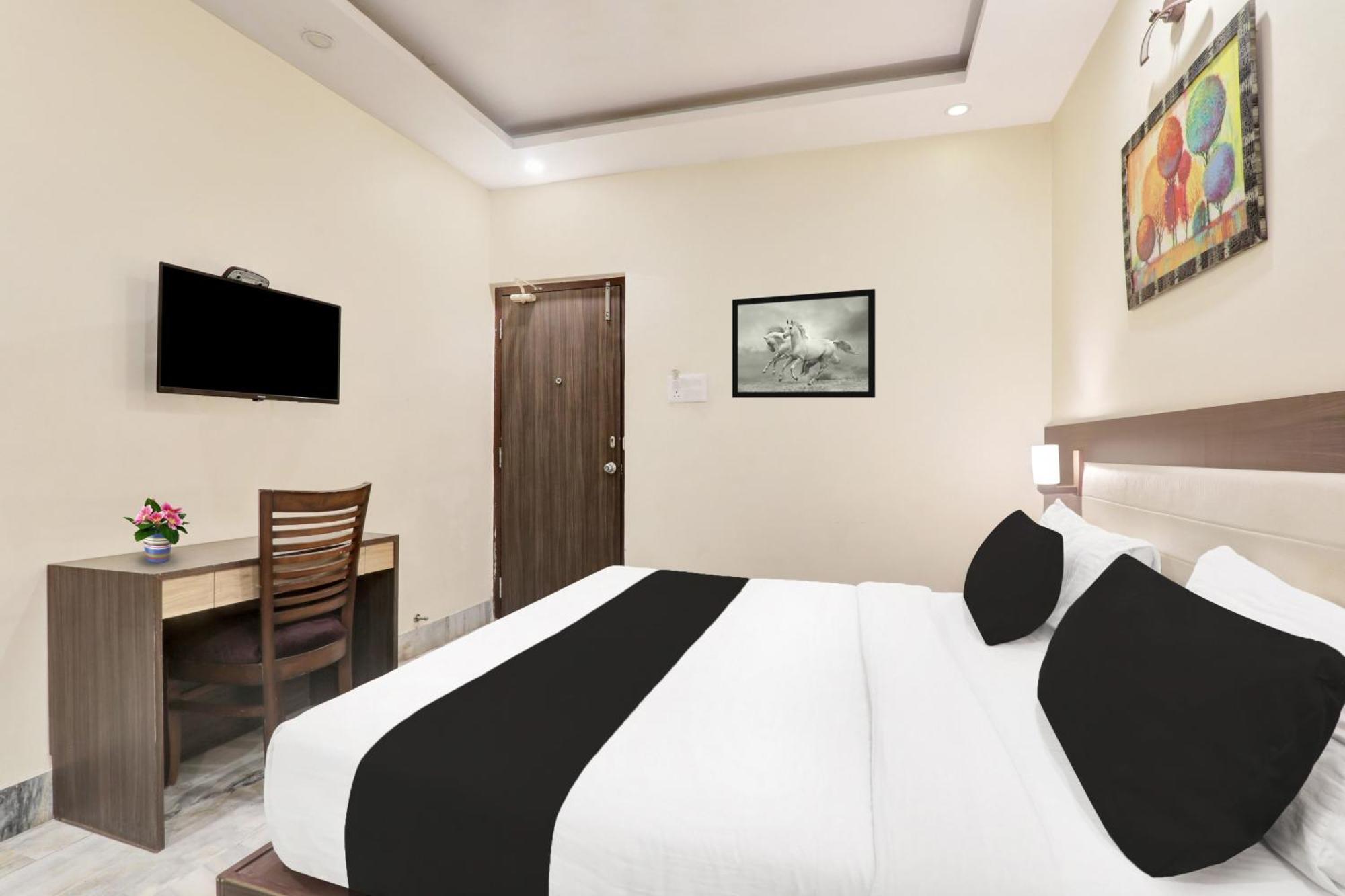 Super Townhouse Kankarbagh Formerly Kunwar Alcajars Patna  Ngoại thất bức ảnh