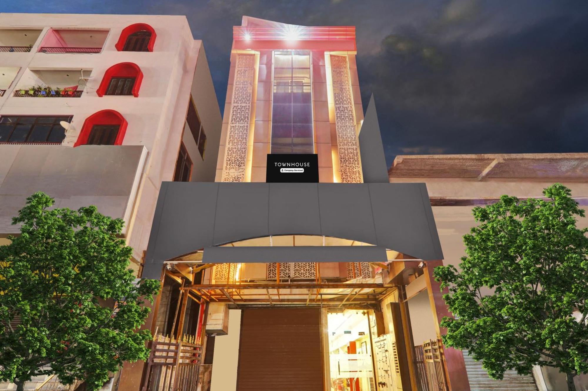 Super Townhouse Kankarbagh Formerly Kunwar Alcajars Patna  Ngoại thất bức ảnh